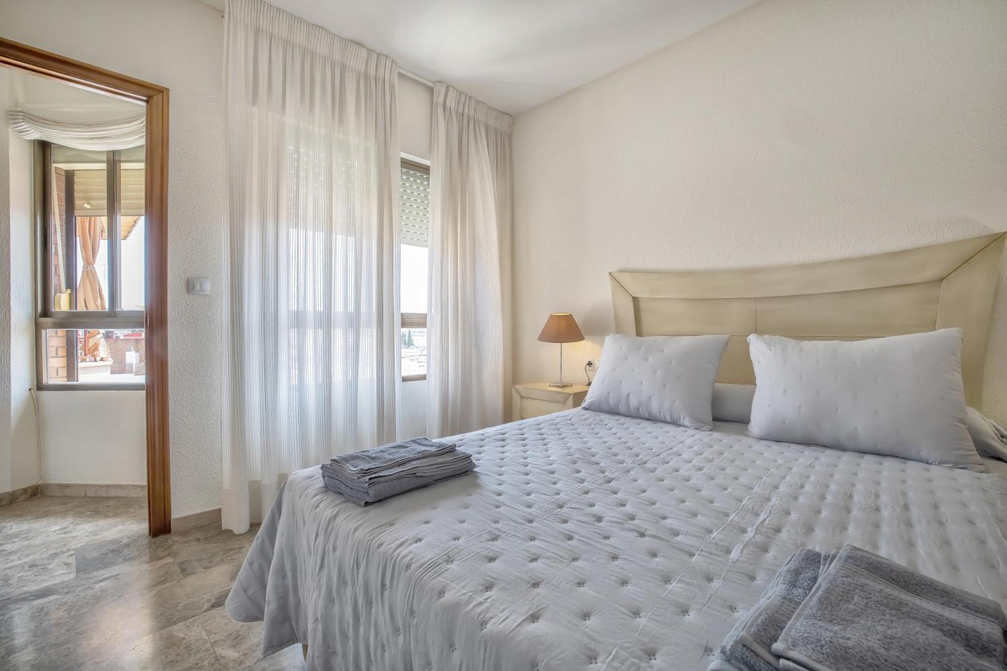 R & T Cordoba Center Apartamentos - Parking 외부 사진