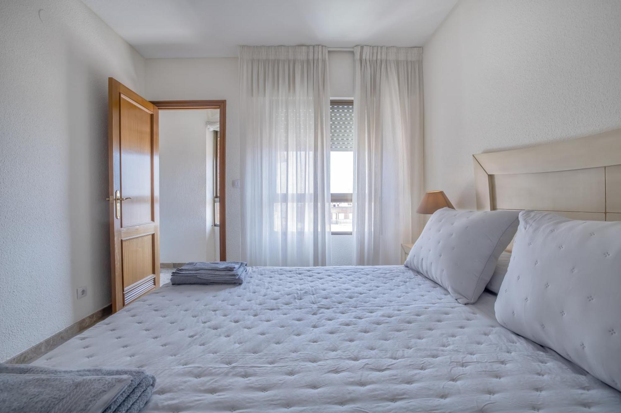 R & T Cordoba Center Apartamentos - Parking 외부 사진