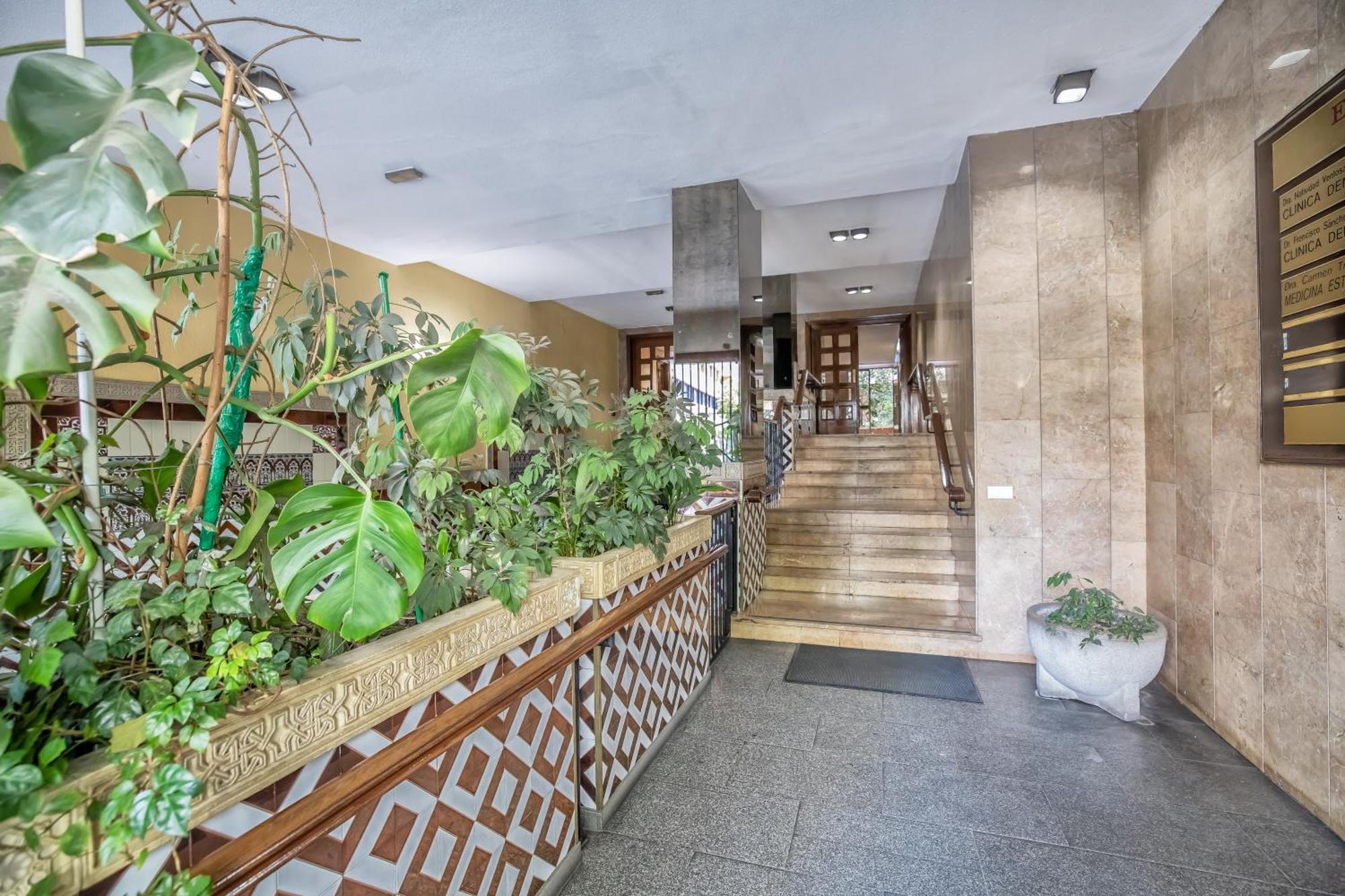 R & T Cordoba Center Apartamentos - Parking 외부 사진