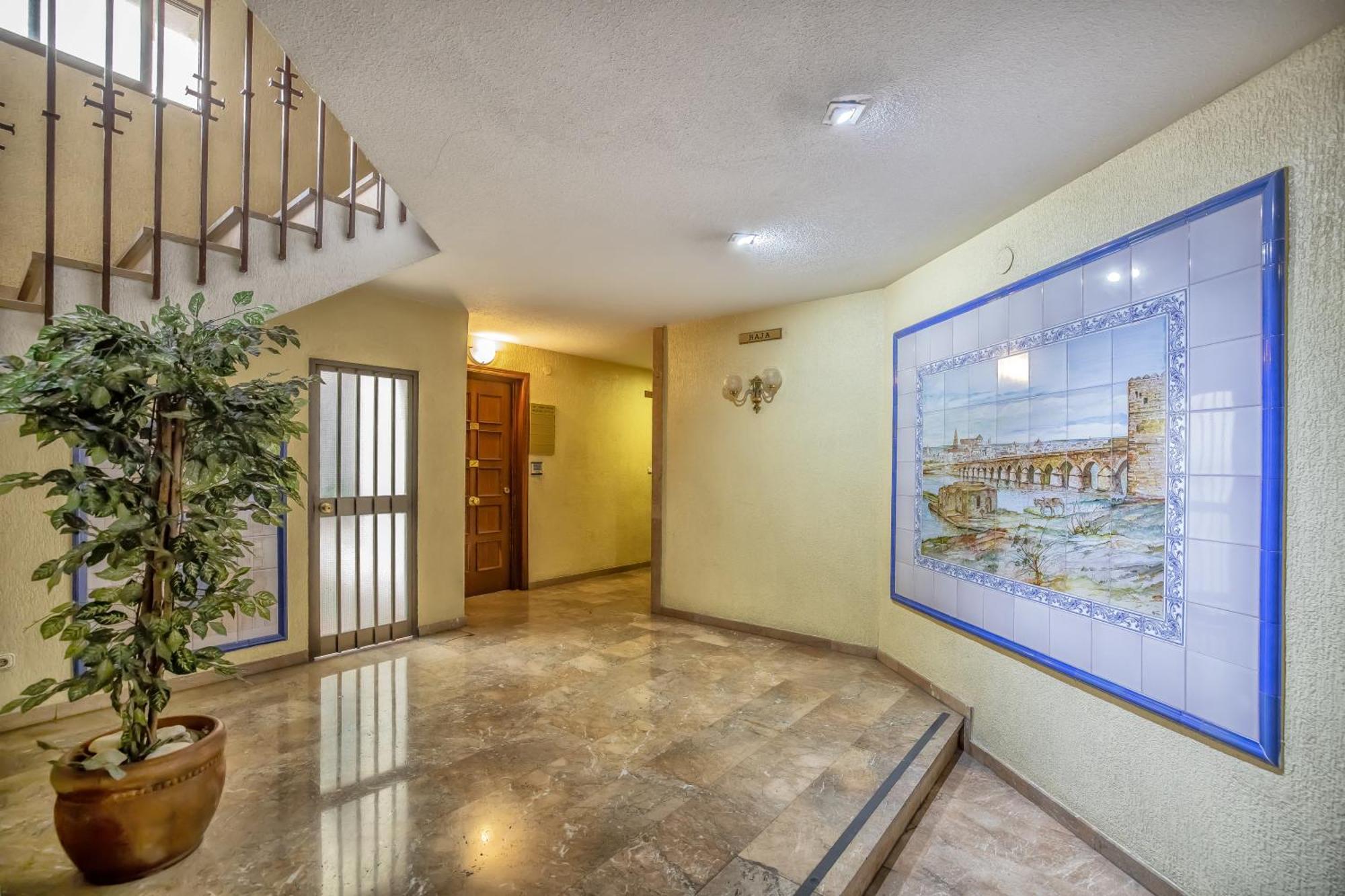 R & T Cordoba Center Apartamentos - Parking 외부 사진