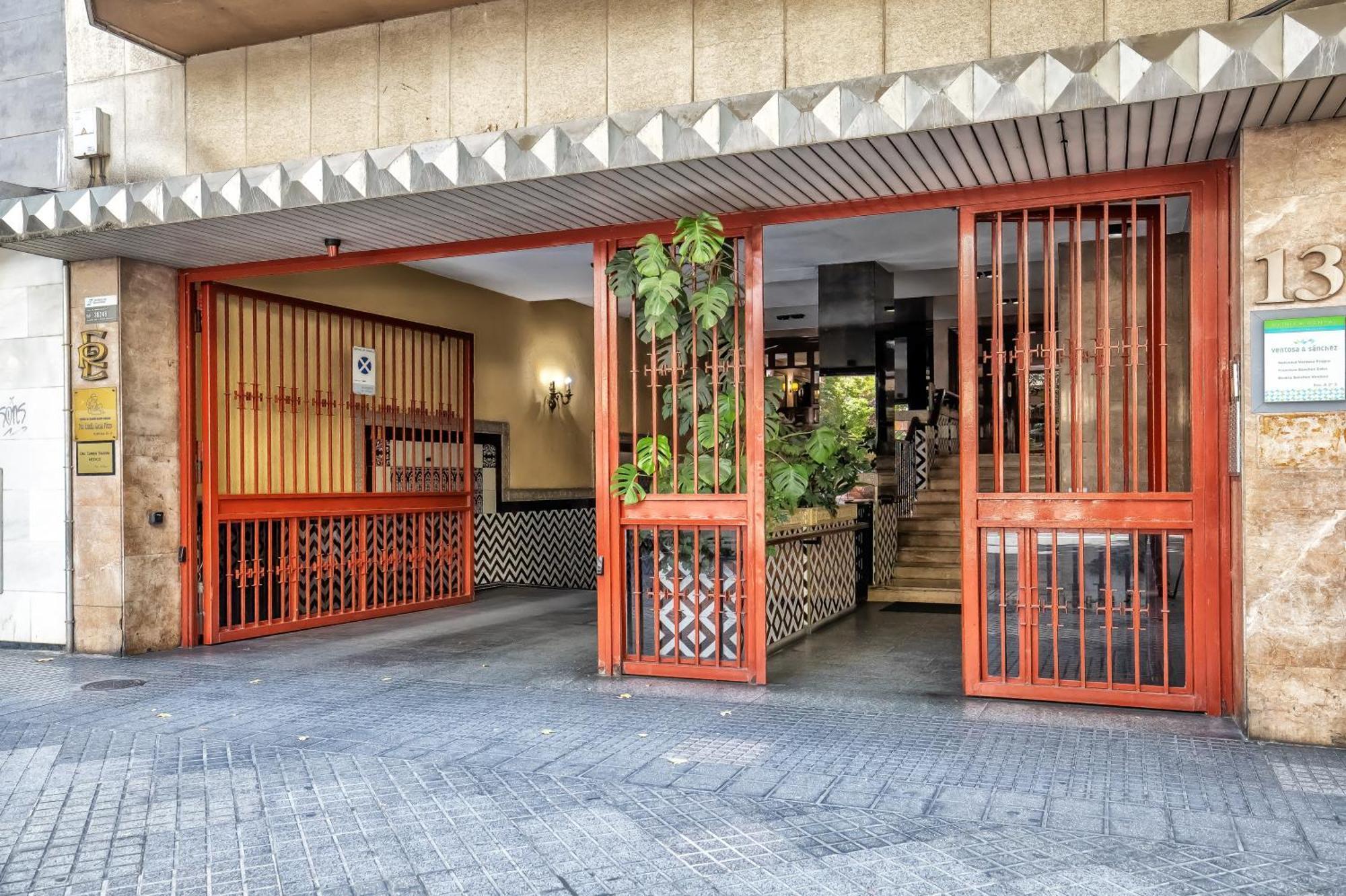 R & T Cordoba Center Apartamentos - Parking 외부 사진